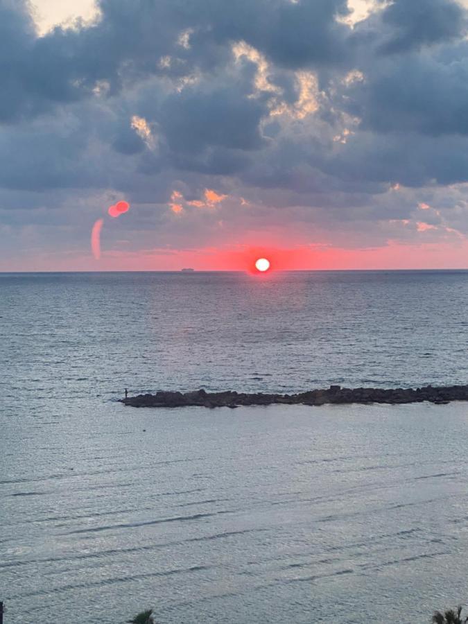 Haifa Almog Vip Hotel Sea View Apartments Ngoại thất bức ảnh