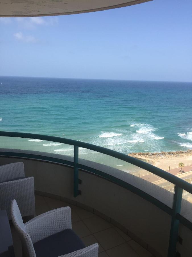 Haifa Almog Vip Hotel Sea View Apartments Ngoại thất bức ảnh